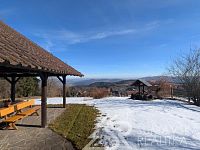 DŮM NA SAMOTĚ U LESA S FANTASTICKÝM PANORAMATICKÝM VÝHLEDEM,  OSTRUŽNO NA ŠUMAVĚ - PXL_20260210_101043516.MP.jpg