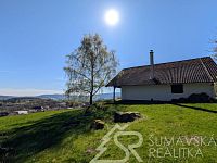 DŮM NA SAMOTĚ U LESA S FANTASTICKÝM PANORAMATICKÝM VÝHLEDEM,  OSTRUŽNO NA ŠUMAVĚ - PXL_20260423_080638462.MP.jpg