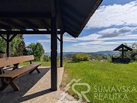 DŮM NA SAMOTĚ U LESA S FANTASTICKÝM PANORAMATICKÝM VÝHLEDEM,  OSTRUŽNO NA ŠUMAVĚ - PXL_20260513_081922346.MP.jpg