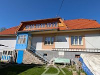 DŮM POD HRADEM KAŠPERK PO REKONSTRUKCI IHNED K NASTĚHOVÁNÍ, NEZDICE NA ŠUMAVĚ - PXL_20260423_075041099.MP.jpg