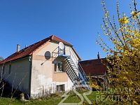 DŮM POD HRADEM KAŠPERK PO REKONSTRUKCI IHNED K NASTĚHOVÁNÍ, NEZDICE NA ŠUMAVĚ