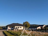 SLUNNÝ STAVEBNÍ POZEMEK 960 m2 V ŽÁDANÉ LOKALITĚ HOMOLKA, VIMPERK - PXL_20251018_145806983.MP.jpg