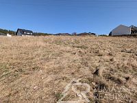 SLUNNÝ POZEMEK S VÝHLEDEM NA ZÁMEK I BOUBÍN VE VIMPERKU ZA SKVĚLOU CENU - PXL_20260319_113755444.MP.jpg