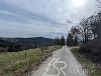 POZEMEK NA KRÁSNÉM MÍSTĚ S PANORAMATICKÝM VÝHLEDEM  POD HRADEM KAŠPERK, BOHDAŠICE - PXL_20260413_134306340.MP.jpg