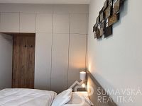PLNĚ ZAŘÍZENÝ KOMFORTNÍ PROSVĚTLENÝ BYT V NOVÉM DOMĚ – JAVORNÁ – ŠUMAVA - 1696612101221.jpg