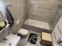 PLNĚ ZAŘÍZENÝ KOMFORTNÍ PROSVĚTLENÝ BYT V NOVÉM DOMĚ – JAVORNÁ – ŠUMAVA - 1696612165699.jpg