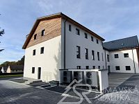 PLNĚ ZAŘÍZENÝ KOMFORTNÍ PROSVĚTLENÝ BYT V NOVÉM DOMĚ – JAVORNÁ – ŠUMAVA - 1696612197838.jpg