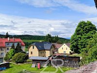 POLOVINA VELKÉHO DOMU VHODNÉHO NA PŘESTAVBU, NICOV-ŠUMAVA