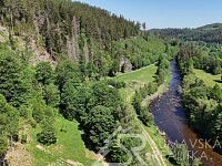 STAVEBNÍ POZEMEK NA KRÁSNÉM A KLIDNÉM MÍSTĚ V BLÍZKOSTI ŘEKY OTAVY NA HRANICI NÁRODNÍHO PARKU ŠUMAVA-REJŠTEJN SLEVA