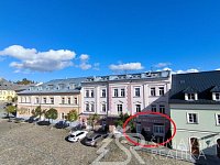 BEZBARIÉROVÝ APARTMÁN V PŘÍZEMÍ RENOVOVANÉHO DOMU S VÝHLEDEM NA NÁMĚSTÍ,  ŠUMAVA - KAŠPERSKÉ HORY - 1698237921225 111.jpg