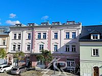 NEBYTOVÝ PROSTOR PRO VINOTÉKU NEBO OBCHOD V PŘÍZEMÍ RENOVOVANÉHO DOMU NA NÁMĚSTÍ – KAŠPERSKÉ HORY - 1698237921230.jpg