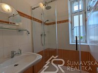 NEBYTOVÝ PROSTOR PRO VINOTÉKU NEBO OBCHOD V PŘÍZEMÍ RENOVOVANÉHO DOMU NA NÁMĚSTÍ – KAŠPERSKÉ HORY - PXL_20260707_123659791.MP.jpg