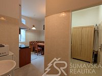NEBYTOVÝ PROSTOR PRO VINOTÉKU NEBO OBCHOD V PŘÍZEMÍ RENOVOVANÉHO DOMU NA NÁMĚSTÍ – KAŠPERSKÉ HORY - PXL_20260707_124020623.MP.jpg