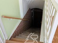 NEBYTOVÝ PROSTOR PRO VINOTÉKU NEBO OBCHOD V PŘÍZEMÍ RENOVOVANÉHO DOMU NA NÁMĚSTÍ – KAŠPERSKÉ HORY - PXL_20260707_124110161.MP.jpg