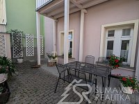 NEBYTOVÝ PROSTOR PRO VINOTÉKU NEBO OBCHOD V PŘÍZEMÍ RENOVOVANÉHO DOMU NA NÁMĚSTÍ – KAŠPERSKÉ HORY - PXL_20260707_124436429.MP.jpg