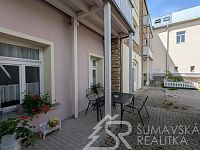 NEBYTOVÝ PROSTOR PRO VINOTÉKU NEBO OBCHOD V PŘÍZEMÍ RENOVOVANÉHO DOMU NA NÁMĚSTÍ – KAŠPERSKÉ HORY - PXL_20260707_124504298.MP.jpg