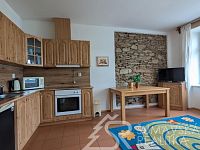PRONÁJEM BYTU 1+1 V CENTRU KAŠPERSKÝCH HOR - PXL_20260714_102804572.MP.jpg