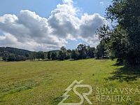 STAVEBNÍ POZEMEK S VÝHLEDEM,  OKRAJ KAŠPERSKÝCH HOR  – ŠUMAVA - PXL_20260716_090954509.MP.jpg