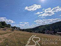 STAVEBNÍ POZEMEK NA ŠUMAVĚ PAŘEZÍ - PETROVICE U SUŠICE - O VÝMĚŘE 4.773 m2 - PXL_20260728_082603170.jpg