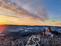 STAVEBNÍ POZEMEK NADOSAH OD HRADU KAŠPERK, V OSADĚ ŽLÍBEK – KAŠPERSKÉ HORY - Hrad 3968 x 2232.jpg