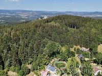 STAVEBNÍ POZEMEK NADOSAH OD HRADU KAŠPERK, V OSADĚ ŽLÍBEK – KAŠPERSKÉ HORY - Still 2026-08-03 151739_1.3.2.jpg
