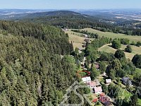 STAVEBNÍ POZEMEK NADOSAH OD HRADU KAŠPERK, V OSADĚ ŽLÍBEK – KAŠPERSKÉ HORY - Still 2026-08-03 151739_1.4.2.jpg