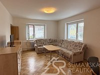 PRONÁJEM ZREKONSTRUOVANÉHO RODINNÉHO DOMU 6+KK SE ZAHRADOU A GARÁŽÍ HORAŽĎOVICE PŘEDMĚSTÍ - IMG_1760.jpeg