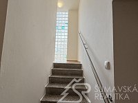 PRONÁJEM ZREKONSTRUOVANÉHO RODINNÉHO DOMU 6+KK SE ZAHRADOU A GARÁŽÍ HORAŽĎOVICE PŘEDMĚSTÍ - IMG_1770.jpeg