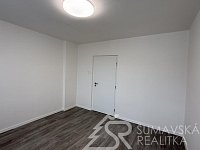PRONÁJEM ZREKONSTRUOVANÉHO RODINNÉHO DOMU 6+KK SE ZAHRADOU A GARÁŽÍ HORAŽĎOVICE PŘEDMĚSTÍ - IMG_1773.jpeg