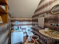 DŮM PRO MILOVNÍKY KLIDU A PŘÍRODY S VÝHLEDEM  NA HRAD KAŠPERK, ŠUMAVA-VELKÝ RADKOV - PXL_20260811_111900162.MP.jpg