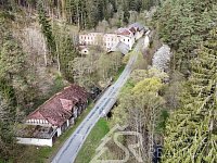 BÝVALÁ SLAVNÁ WACLAWICKOVA PILA, DNES LUKRATIVNÍ POZEMKY  V CHKO ŠUMAVA - REJŠTEJN - DJI_20250423093905_0074_D.jpg
