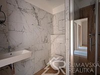 APARTMÁN 2+kk č.18 S VÝHLEDEM NA KOSTEL V KAŠPERSKÝCH HORÁCH - PXL_20260818_125001606.MP.jpg