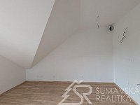 APARTMÁN 2+kk č.18 S VÝHLEDEM NA KOSTEL V KAŠPERSKÝCH HORÁCH - PXL_20260818_125109993.MP.jpg