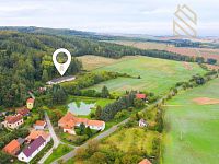 Prodej zemědělské usedlosti 593m2, s pozemkem 3430m2, Markvarec - DJI_0474-v.jpg