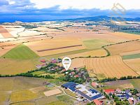 Prodej pozemku 2 000 m², Charvátce u Loun - DJI_0106-v.jpg