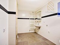 Prodej, rodinný dům, 460m2, Modlany - IMG_3353_hdr.jpg