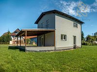 Prodej rodinného domu 4+kk, 84 m², pozemek 834 m², Uhersko (okr. Pardubice) - pohled na RD zahrady od JZ.jpg
