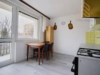 Prodej, byt 3+1, 78 m2, České Budějovice J.Š. Baara - Světla a jednoduchost v kuchyni.jpg