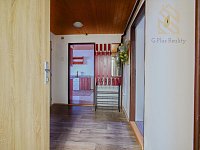 Byt 2+1, 63 m3, s podílem na společné zahradě. Husova ul. Louny - IMG_4768_hdr.jpg