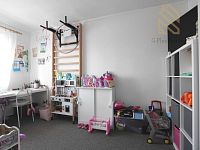 Prodej bytu 3+1 se zahradou 189 m², garáží a sklepem – Radíčeves - 1761577034-0259.jpg