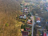 Prodej, Byt 3+kk,49 m2, s terasou 43m2,sklepem, a podílem na zahradě -Opárno - DJI_0346.jpg
