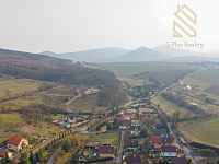 Prodej, Byt 3+kk,49 m2, s terasou 43m2,sklepem, a podílem na zahradě -Opárno - DJI_0348.jpg