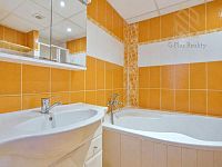 Prodej družstevního bytu, 2+1, 62m2,  ul. Písečná, Chomutov - edited_bathroom.jpg