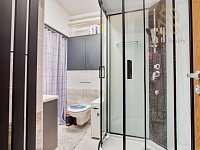 Prodej, Rodinný dům 4+kk , 389m2 , ul. Modřínová - Zlonín - IMG_3308_hdr.jpg