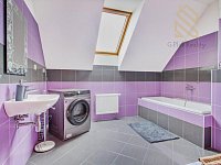 Prodej, Rodinný dům 4+kk , 389m2 , ul. Modřínová - Zlonín - IMG_3327_hdr.jpg