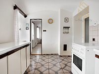 Prodej rodinného domu 235 m², pozemek 5026 m², Velké Žernoseky - o_1743788245-1096.jpg