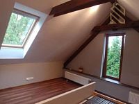 Pronájem podkrovního bytu 2+kk, 69 m2, Jimlín - 33420888_10212438215058930_8810458931898875904_n.jpg