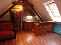 Pronájem podkrovního bytu 2+kk, 69 m2, Jimlín - 33540385_10212438213898901_6448048553402040320_n.jpg