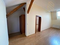 Prostorný podkrovní byt 2+1, 79 m2, Louny - Messenger_creation_7E30AD25-D3C4-4D88-973C-BF4FDBF41321.jpg
