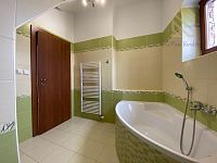 Prostorný podkrovní byt 2+1, 79 m2, Louny - Messenger_creation_CBBA4D9E-9955-40A6-8494-552D88ACA9AB.jpg